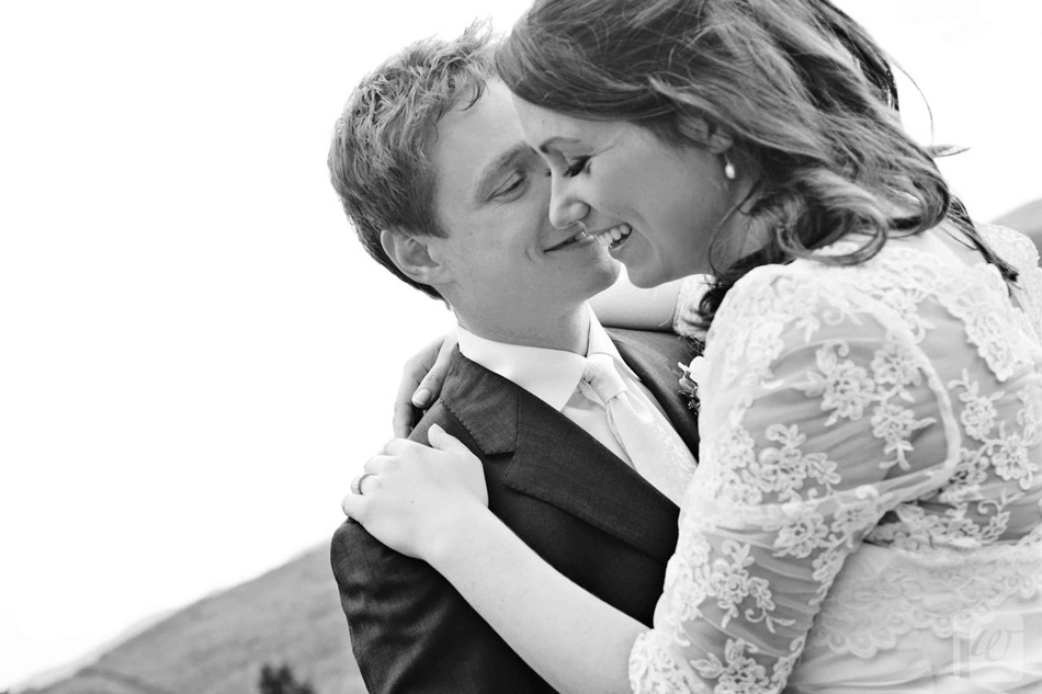 bride and groom tuscany portrait