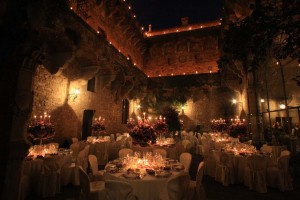 Vincigliata wedding Florence courtyard