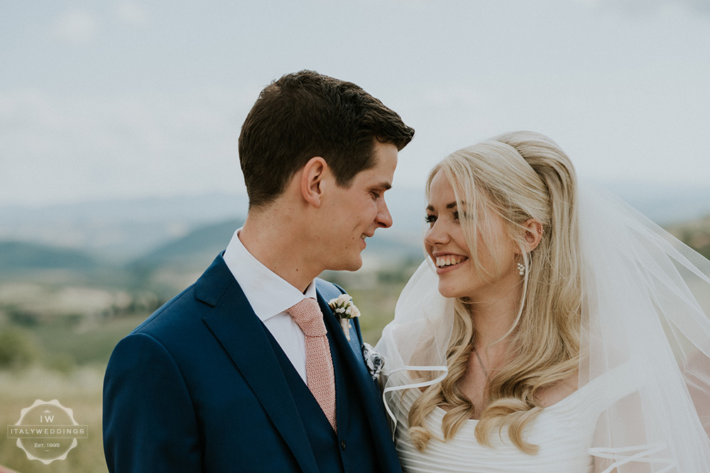 Villa wedding Tuscany romantic soft light