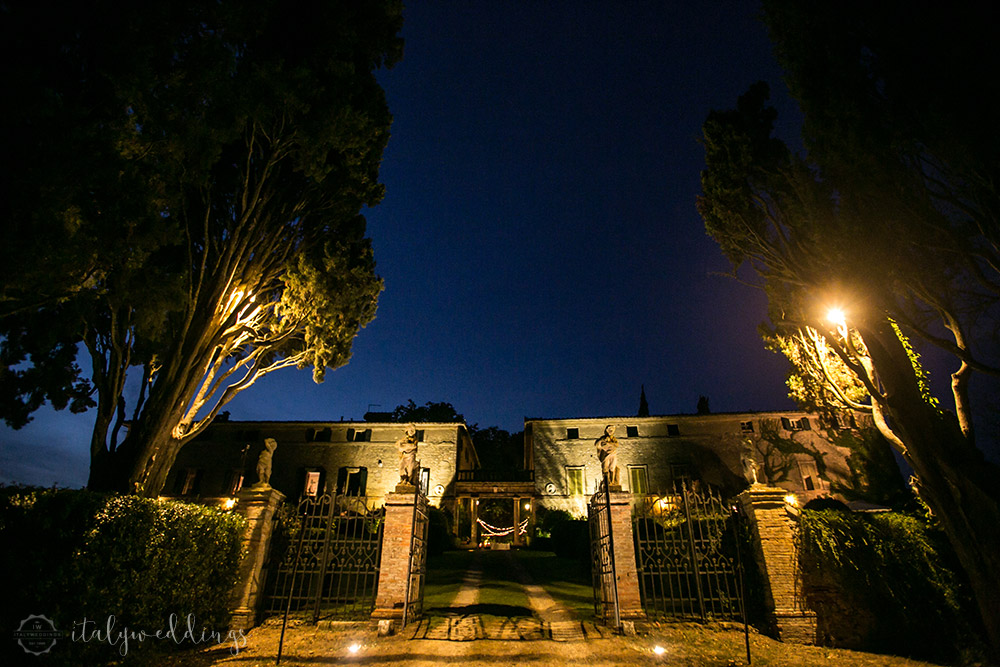 Siena Stomennano wedding facade