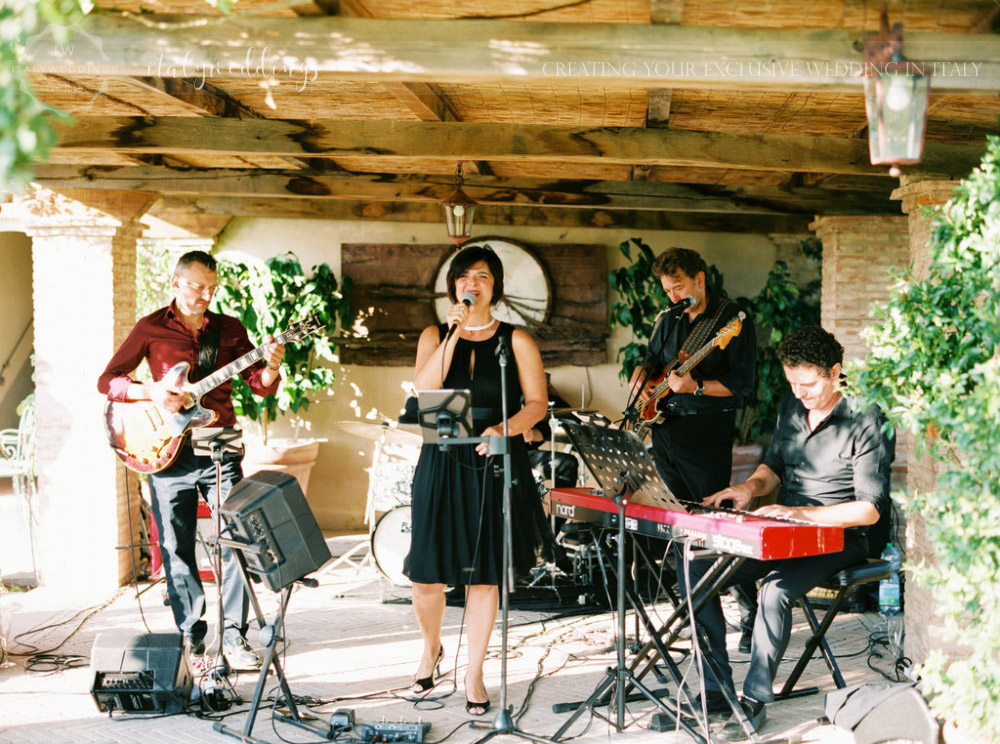 Stylish wedding Pienza Val D'Orcia live band
