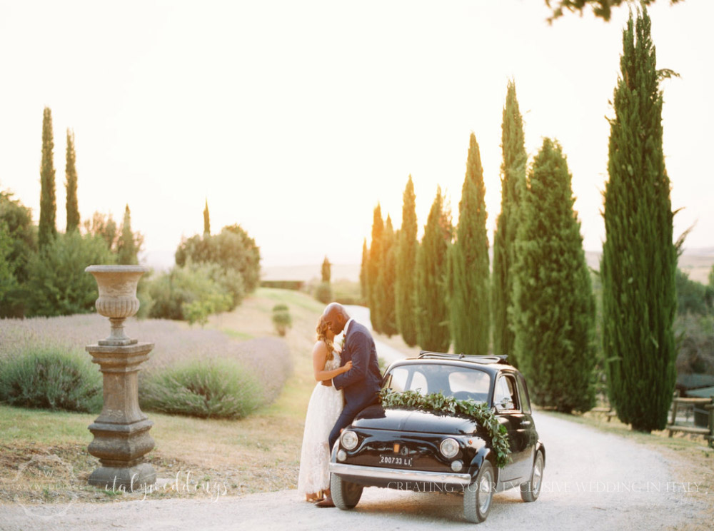 Stylish wedding Pienza Val D'Orcia vintage fiat