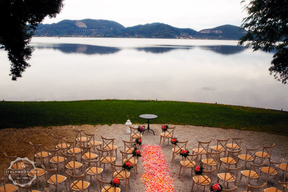 Tuscany villa on lake wedding venue