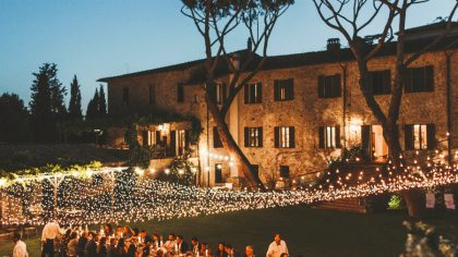 Villa wedding Maremma Tuscany fairy light mal long country chic table