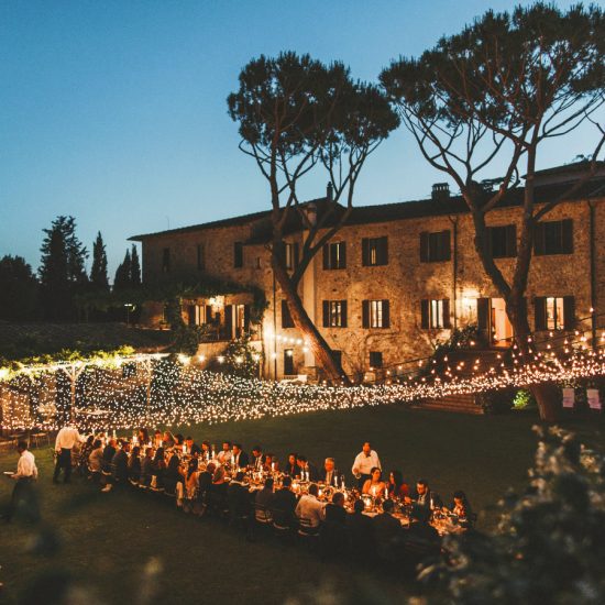 Villa wedding Maremma Tuscany fairy light mal long country chic table
