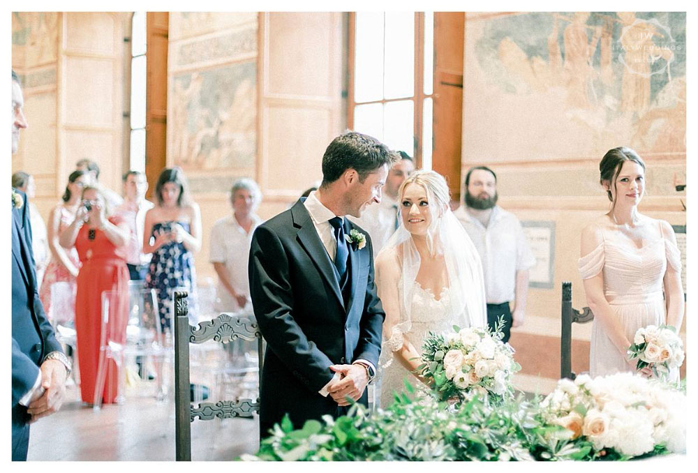 A stunning San Gimignano wedding and Italian wedding party at Stomennano Tuscany