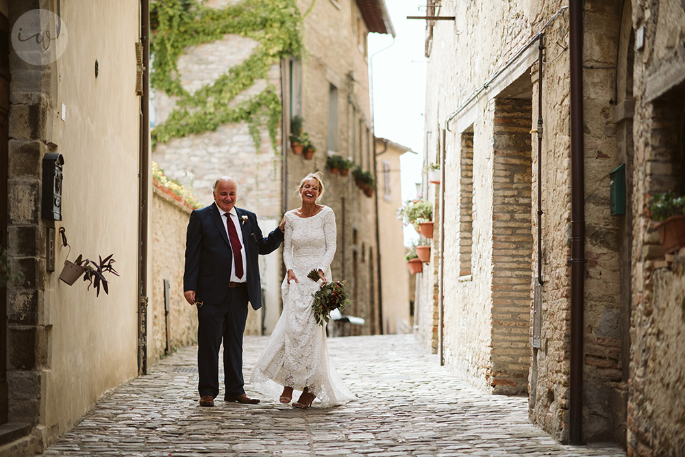 Country rustic wedding in Montone Umbria