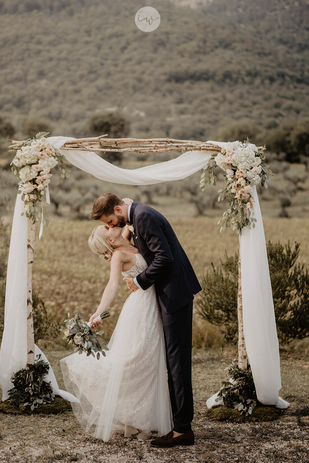 Boho blessing in Umbria Italy white and green details