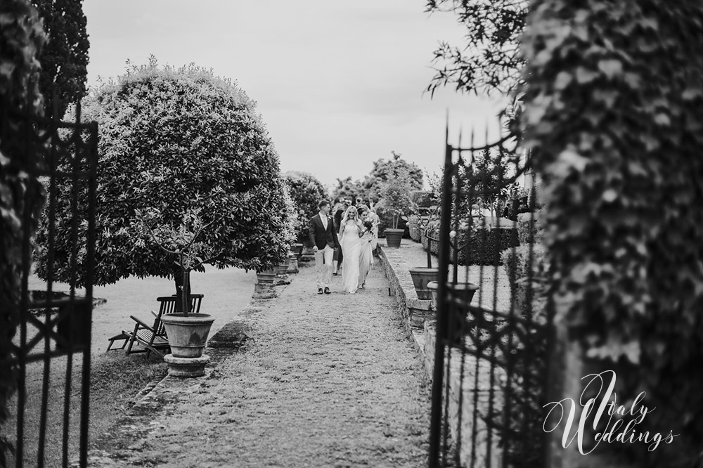 Wedding ceremony Stomennano Monteriggioni in Tuscany