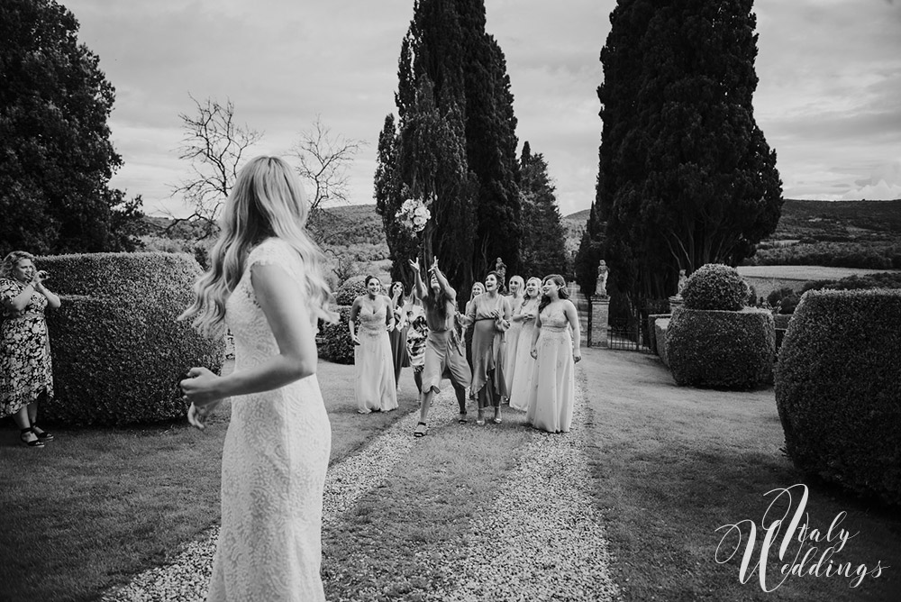 Wedding ceremony Stomennano Monteriggioni in Tuscany