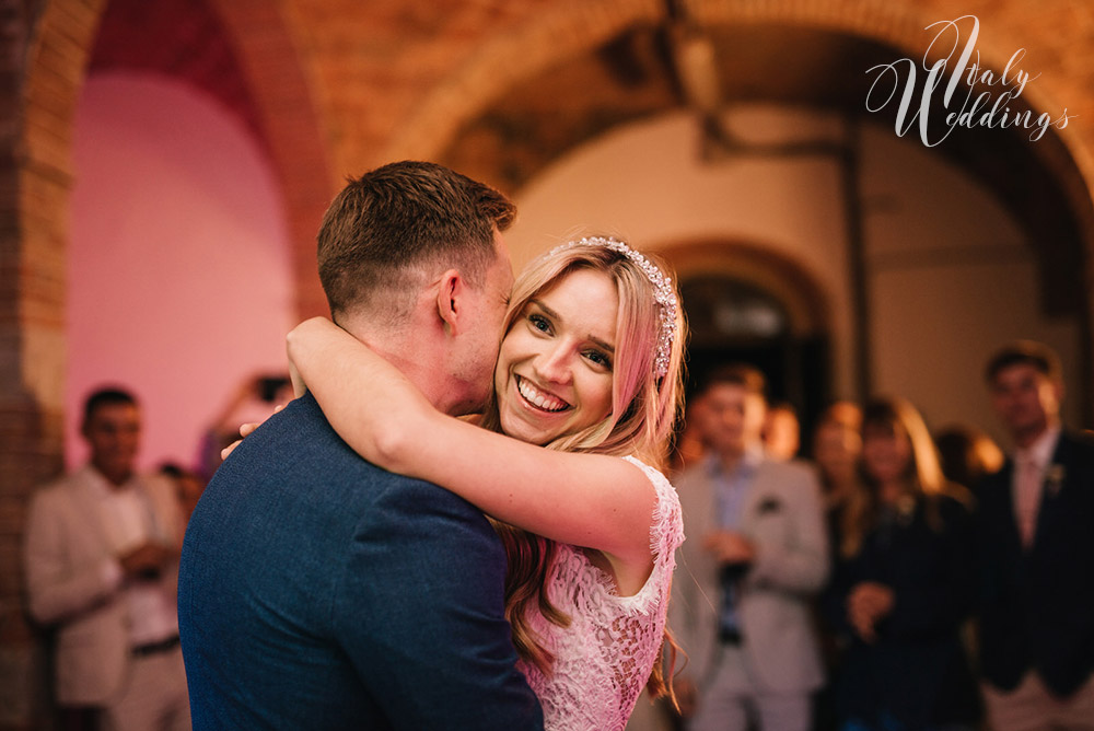 Wedding ceremony Stomennano Monteriggioni in Tuscany