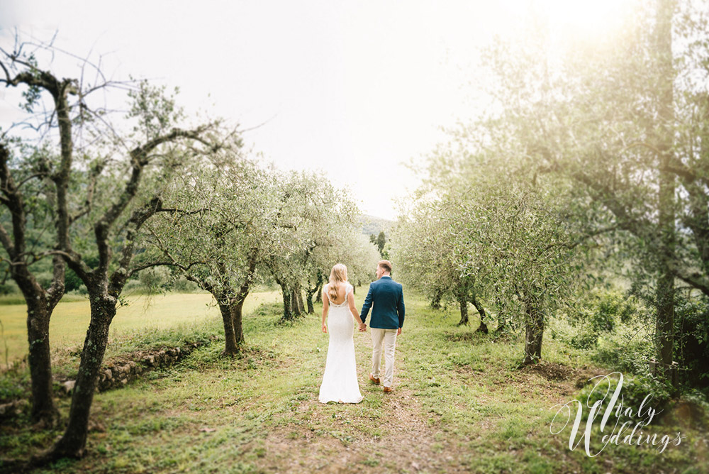 Wedding ceremony Stomennano Monteriggioni in Tuscany