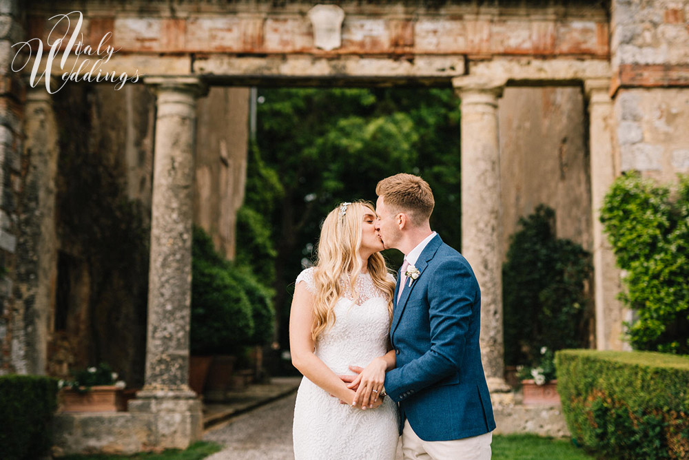 Wedding ceremony Stomennano Monteriggioni in Tuscany