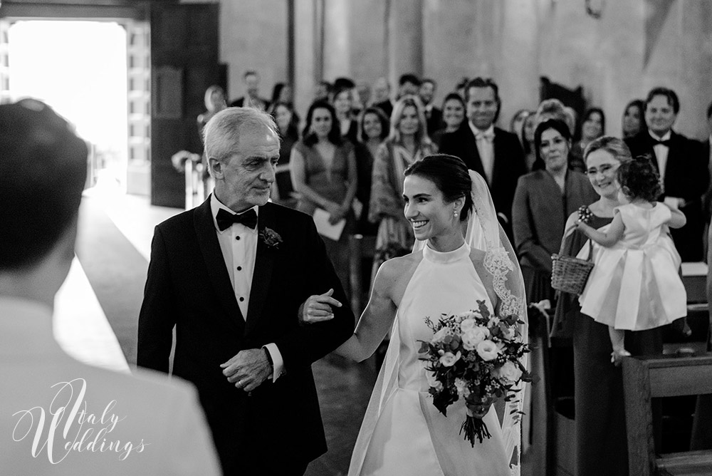 Catholic wedding in Tuscany and reception at Borgo Stomennano
