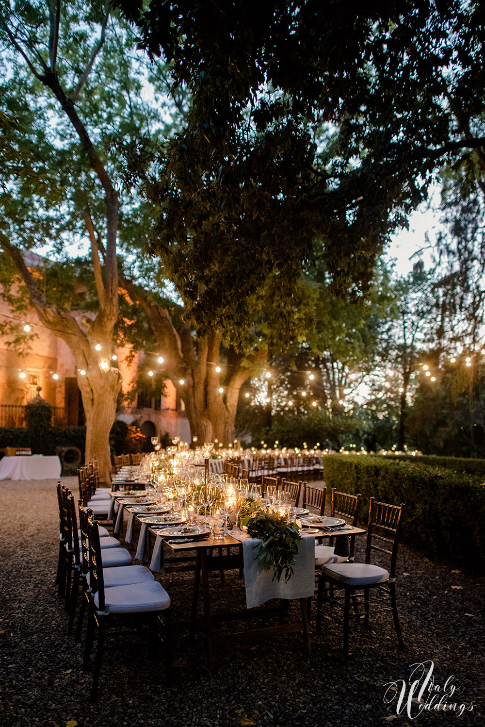 Catholic wedding in Tuscany and reception at Borgo Stomennano