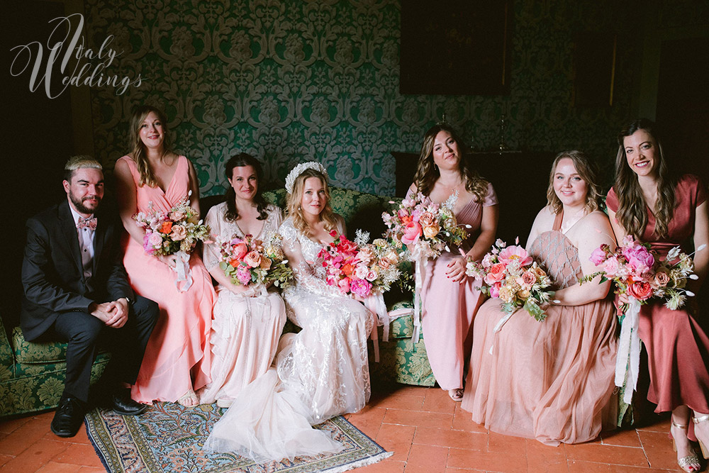 Dreamy vllla blessing in Tuscany bridal style