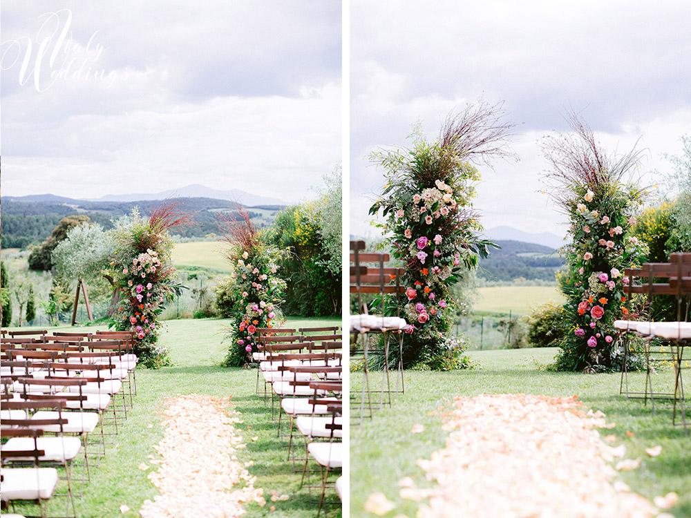 Dreamy vllla blessing in Tuscany floral details