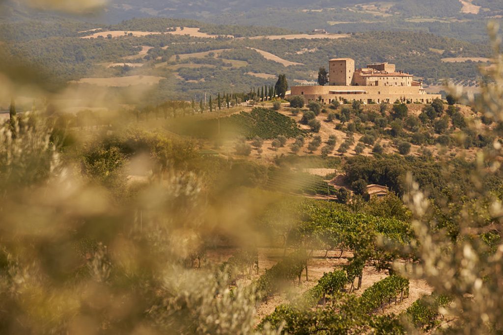 Castello di Velona Tuscan wedding venue panorama