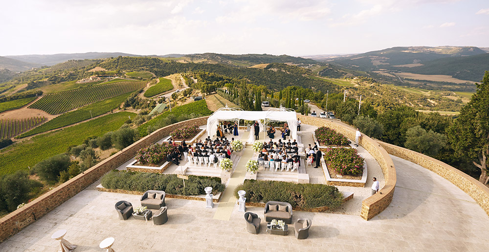 Castello di Velona Tuscan wedding venue blessing