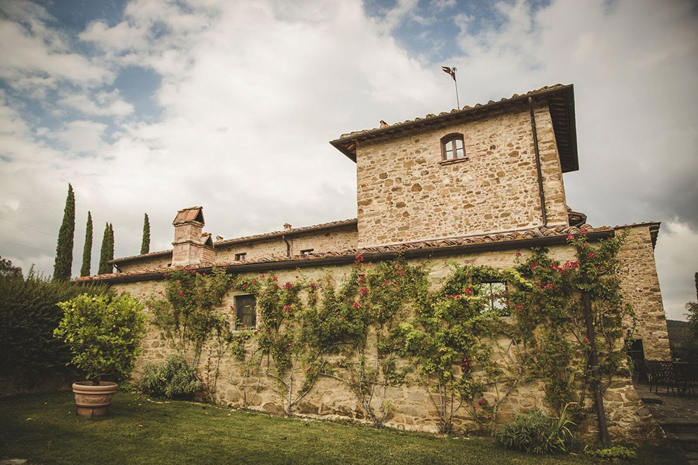 Country wedding villa Siena external