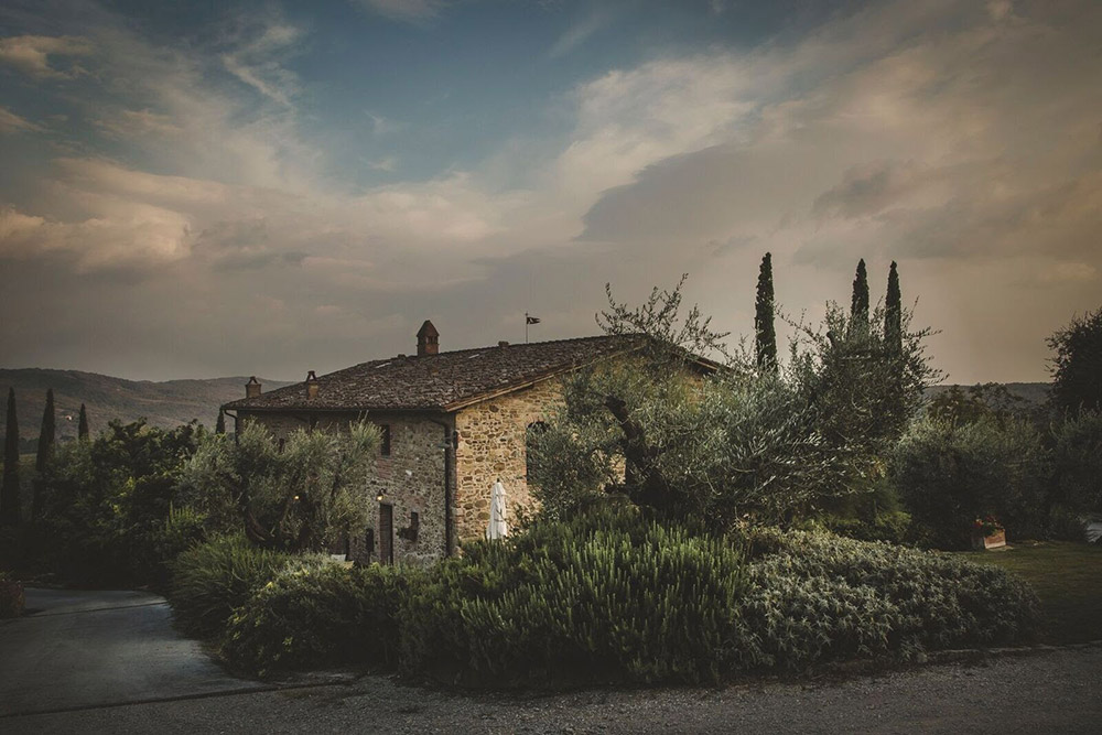 Country wedding villa Siena external