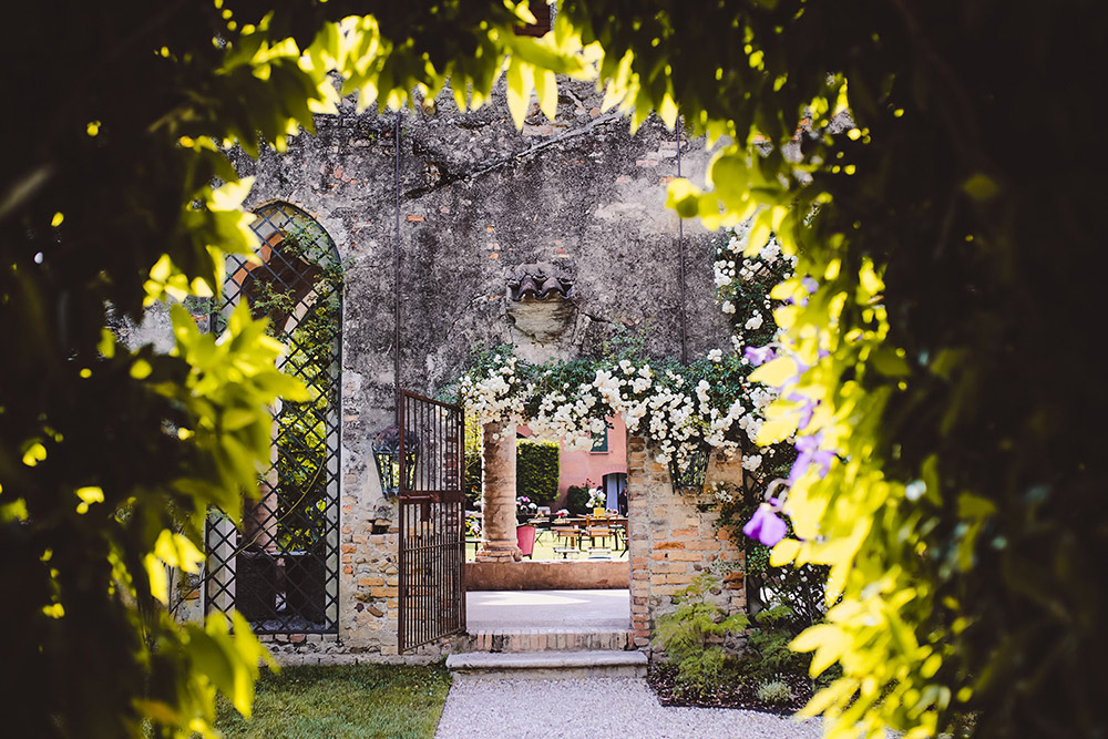 Convent wedding venue Garda gardens