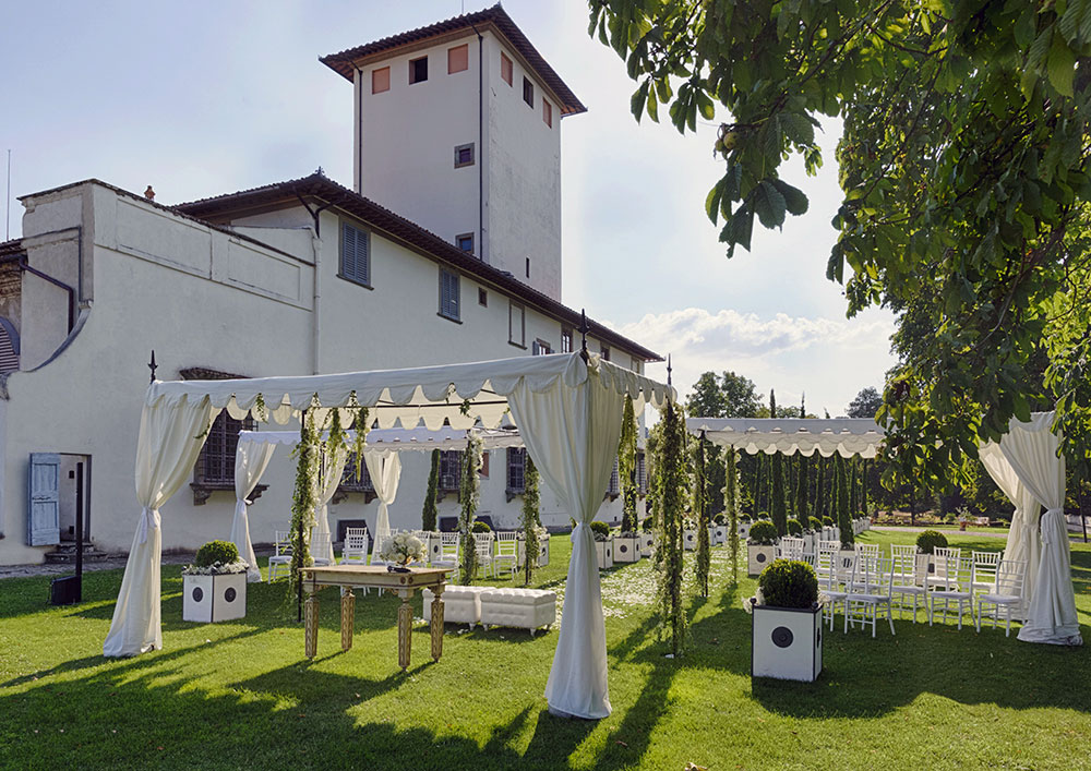 Villa Corsini mezzomonte luxury Tuscan wedding venue blessing