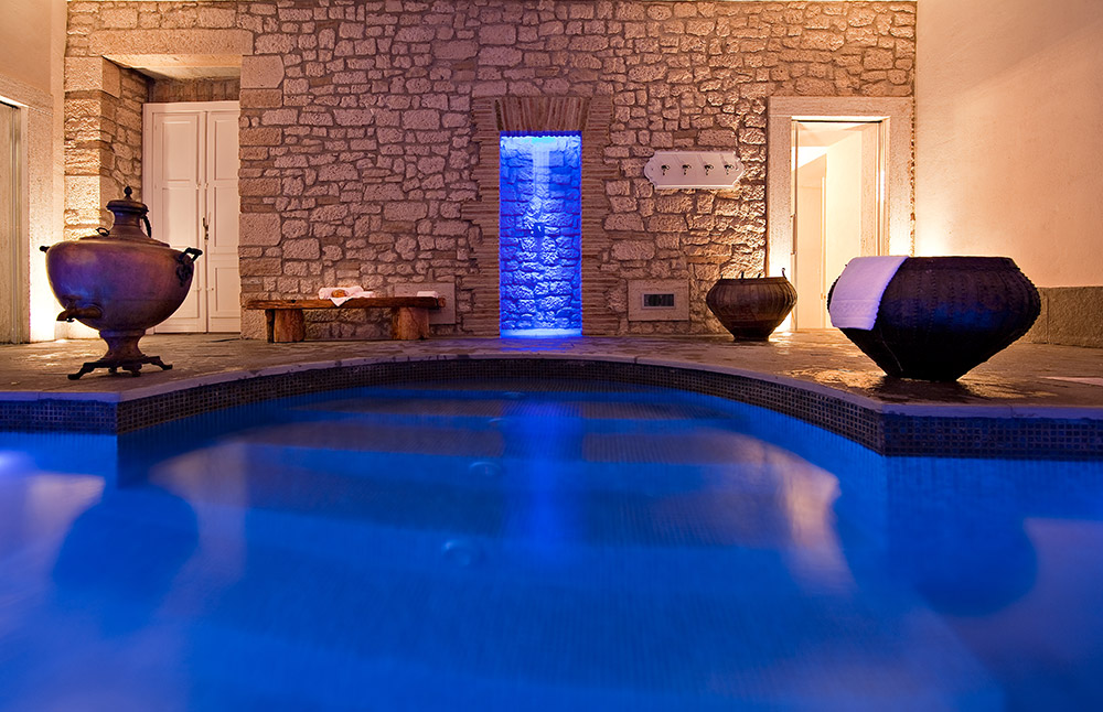 Italy Umbria small luxury hotel wedding venue pool