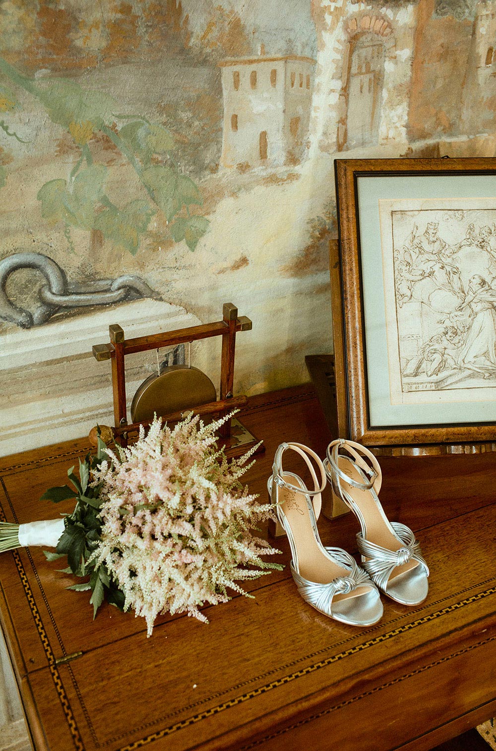 wedding Villa Cetinale Tuscany bouquet