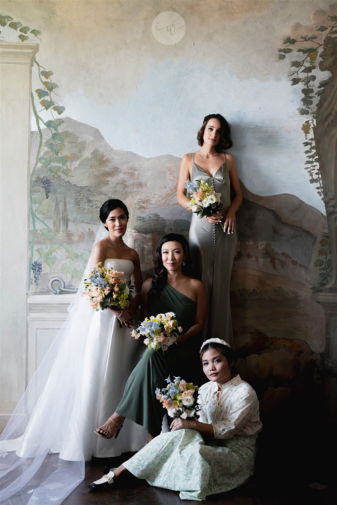 Villa Cetinale Catholic wedding bridal party