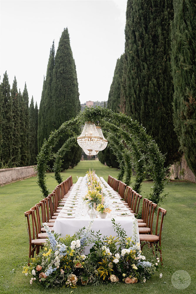Villa Cetinale Catholic wedding meal table