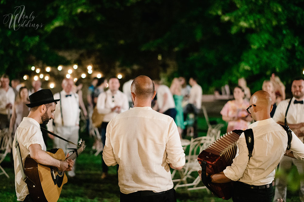 Convento Annunciata lakeside wedding Italy band