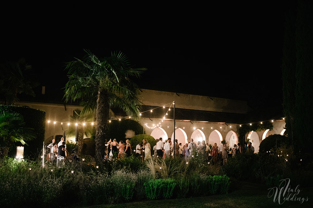 Convento Annunciata lakeside wedding Italy dance