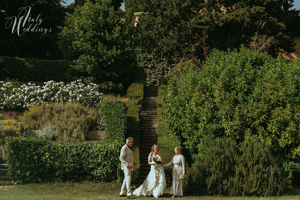 Villa Ulignano Jewish blessing bridal entrance