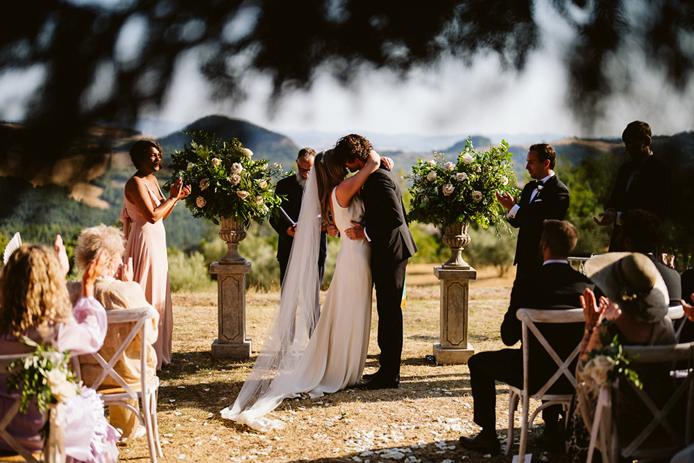 Villa Ulignano relaxed fun friendly wedding