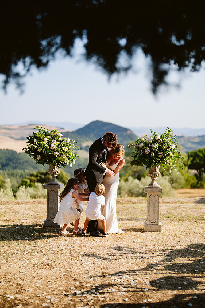 Villa Ulignano relaxed fun friendly wedding