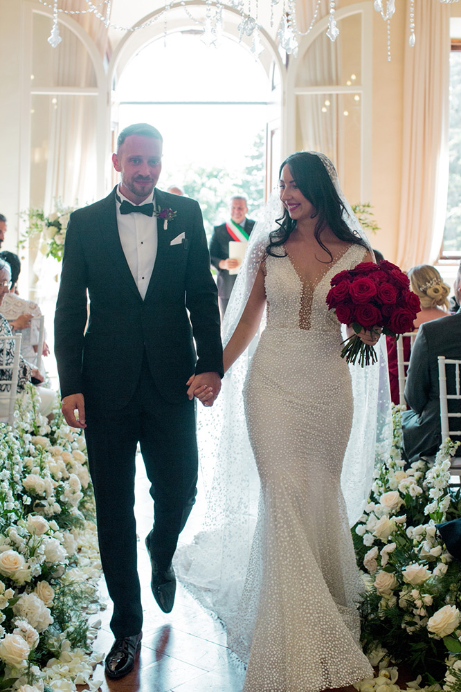 Pure white and sparkling blessing in Villa Ulignano Tuscany