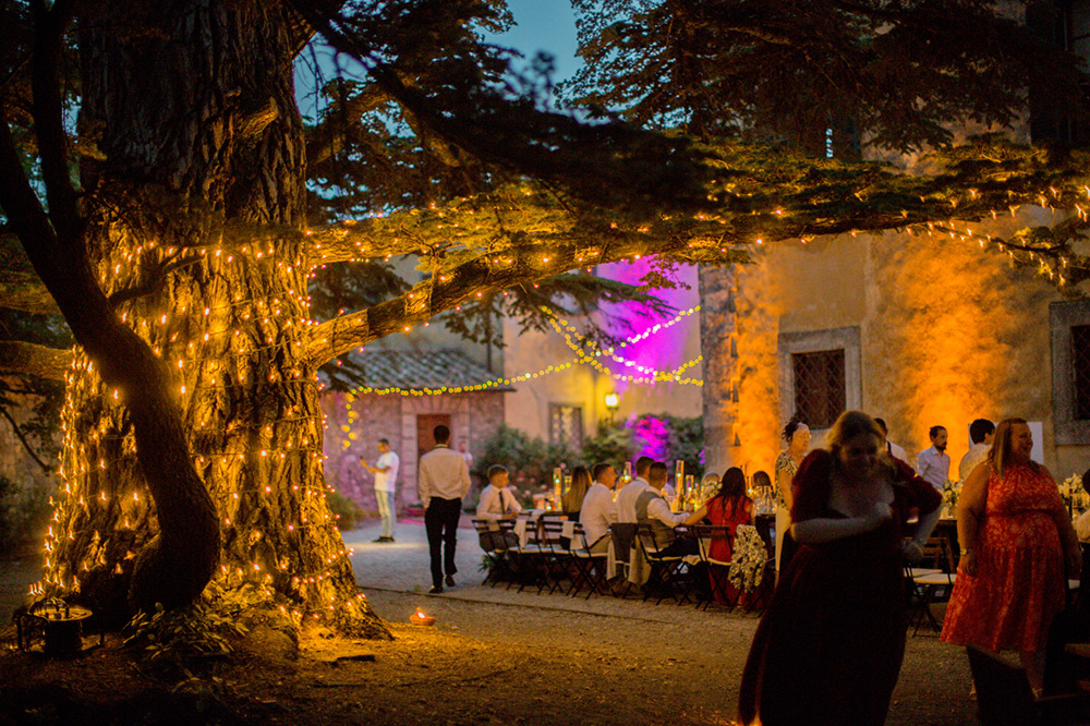 Pure white and sparkling blessing in Villa Ulignano Tuscany