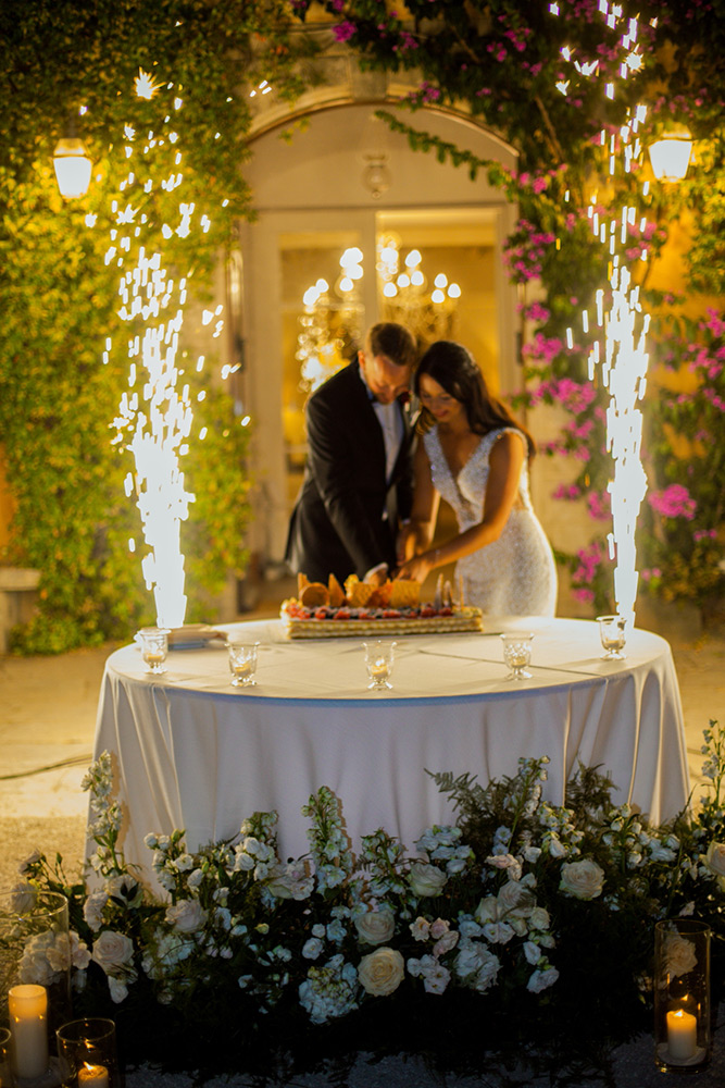 Pure white and sparkling blessing in Villa Ulignano Tuscany