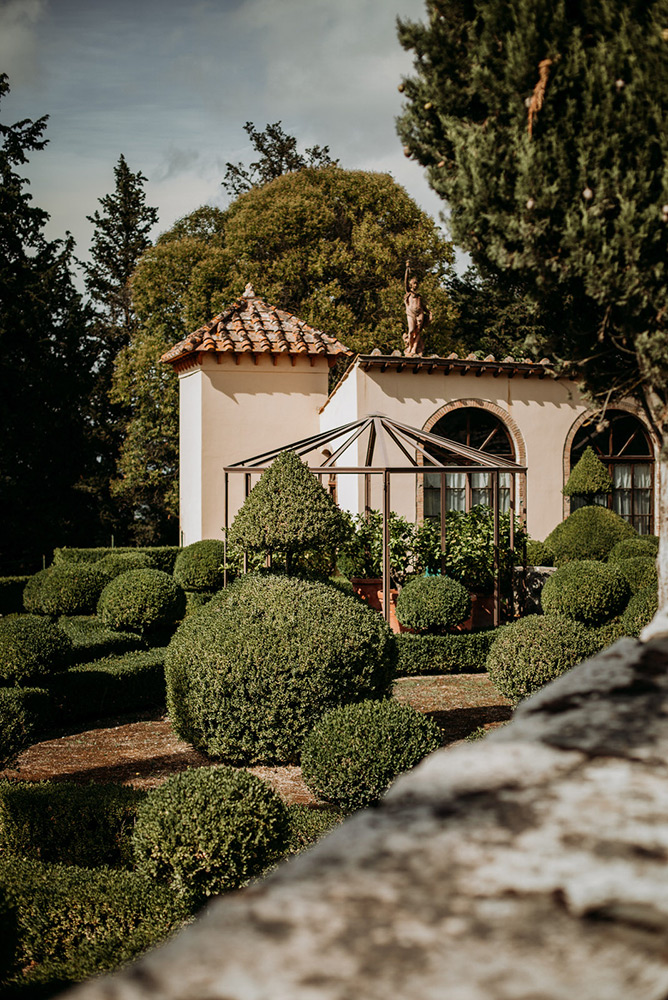 symbolic villa blessing in Chianti, Tuscany