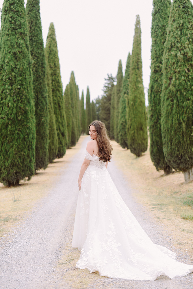 Colourful rustic wedding in southern Tuscany