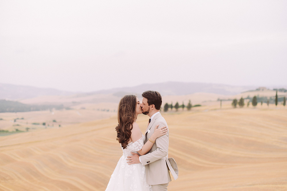 Colourful rustic wedding in southern Tuscany