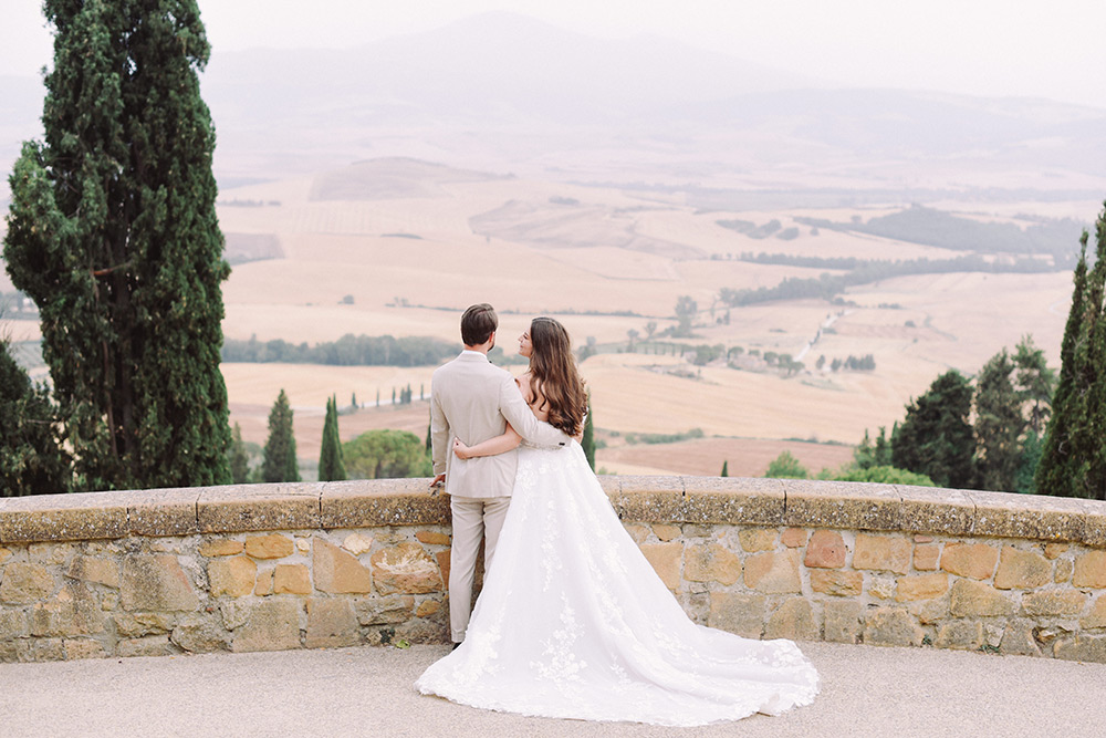 Colourful rustic wedding in southern Tuscany