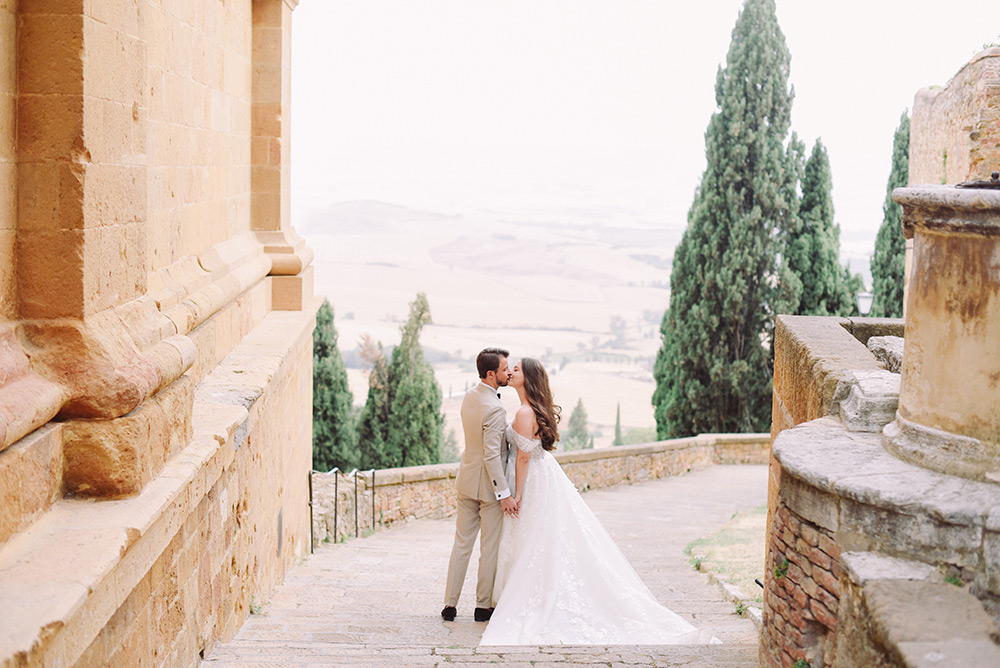 Colourful rustic wedding in southern Tuscany