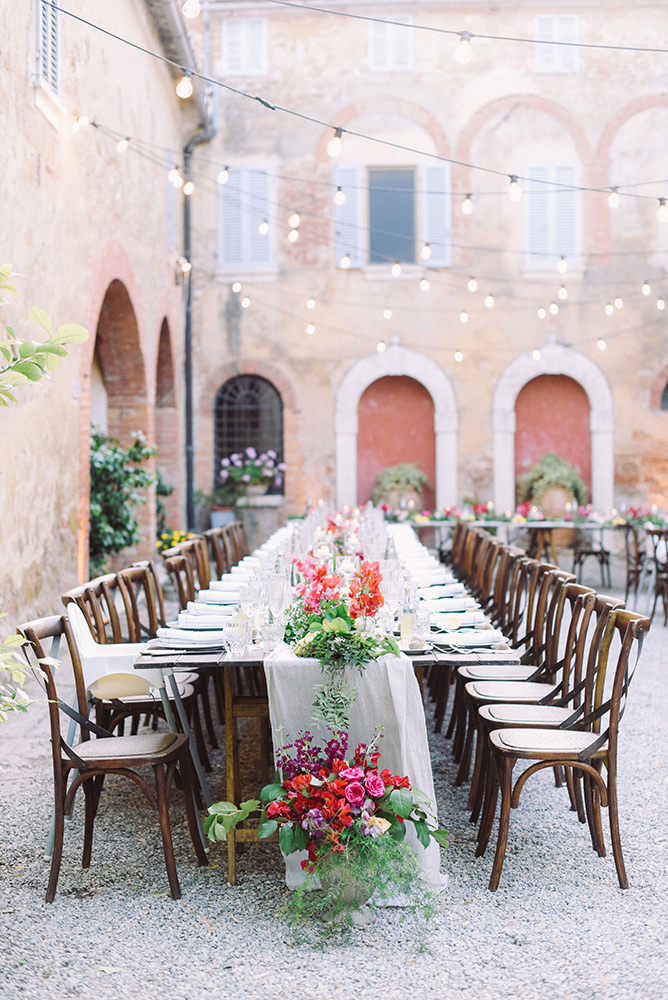 Colourful rustic wedding in southern Tuscany