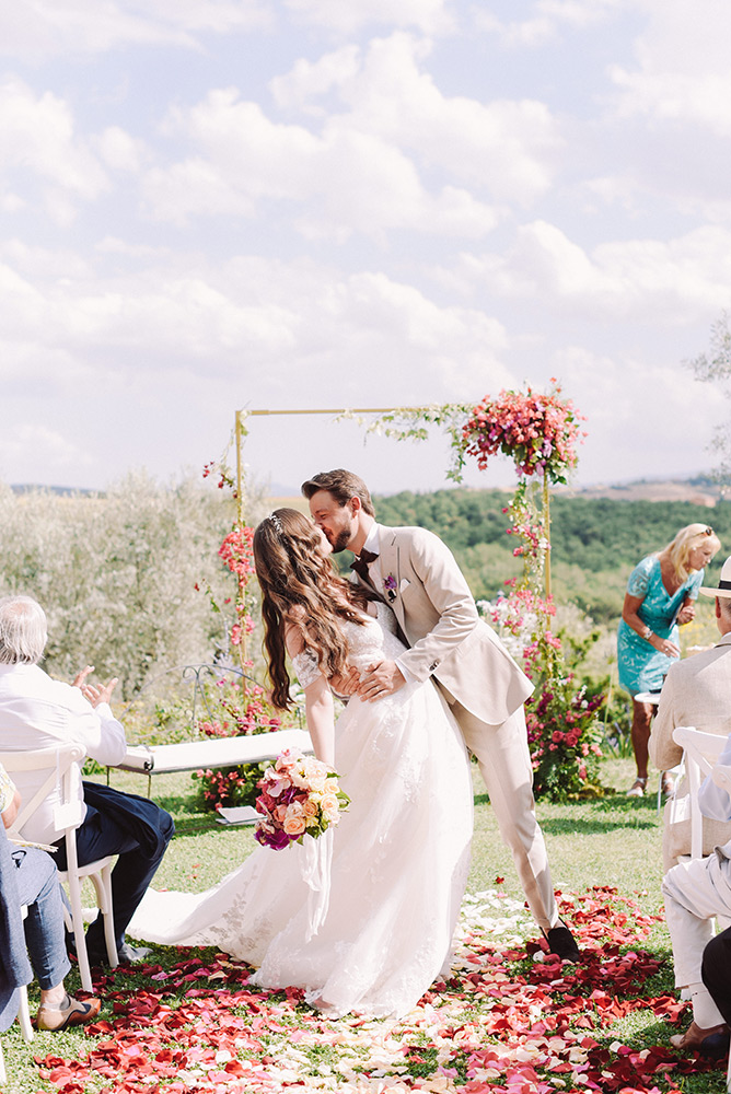 Colourful rustic wedding in southern Tuscany