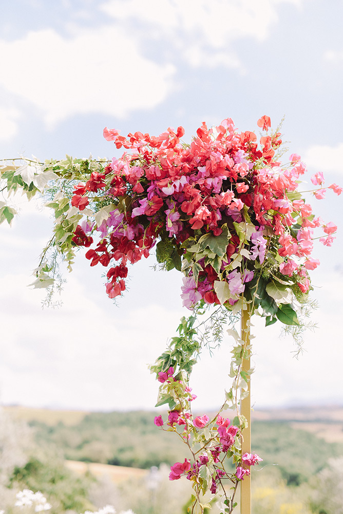 Colourful rustic wedding in southern Tuscany