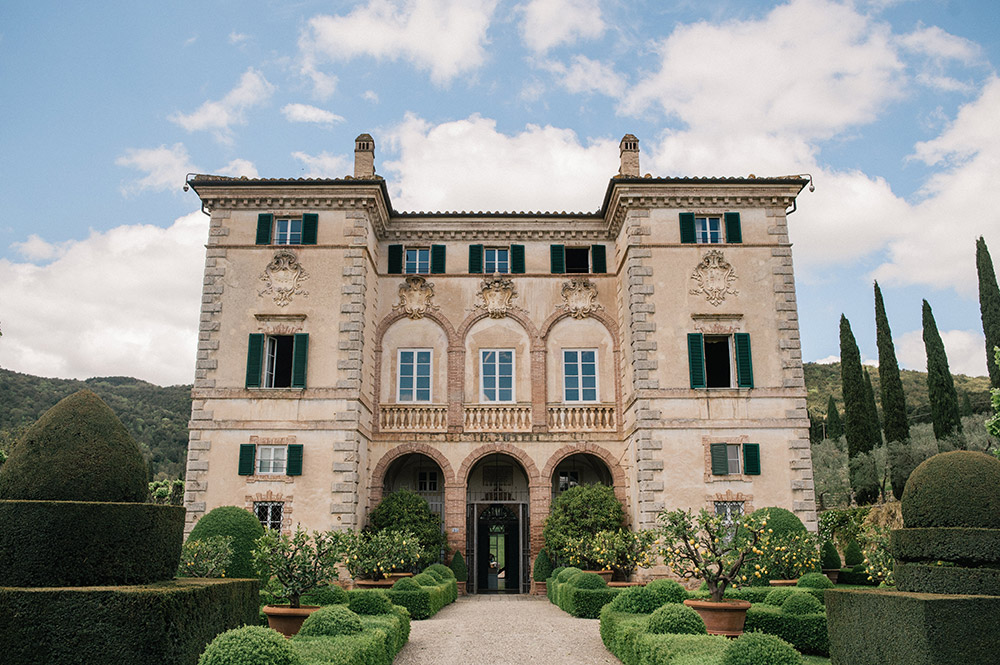 Villa Cetinale wedding blessing in Spring