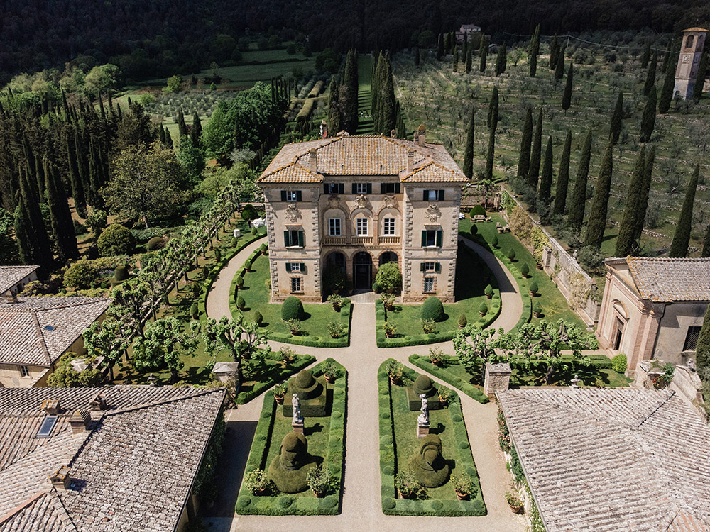 Villa Cetinale wedding blessing in Spring