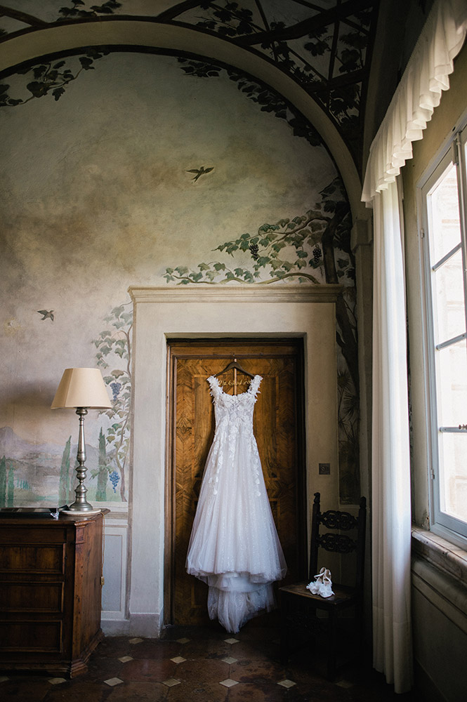 Villa Cetinale wedding blessing in Spring